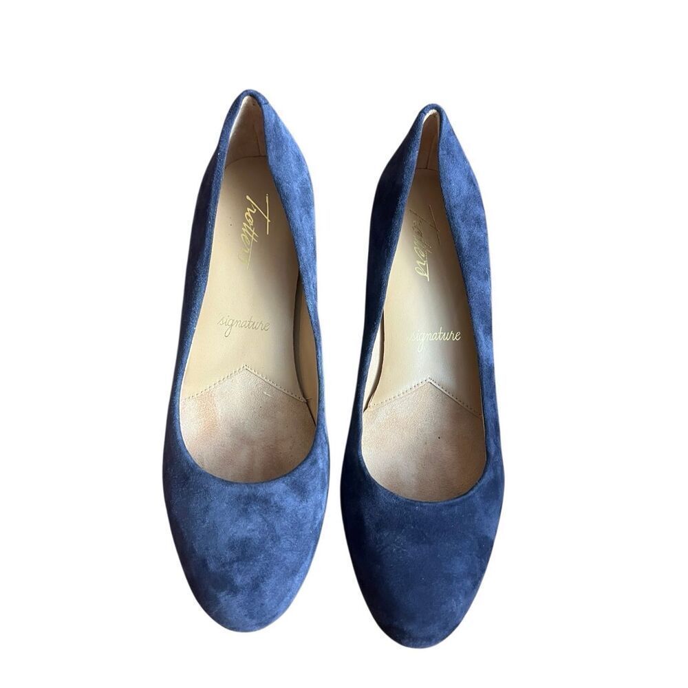 Trotters blue suede pump sz 7